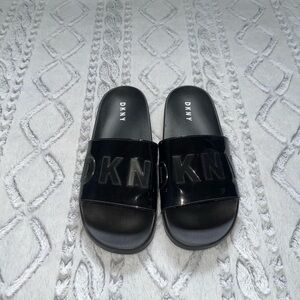 NWOT DKNY Women’s Slides